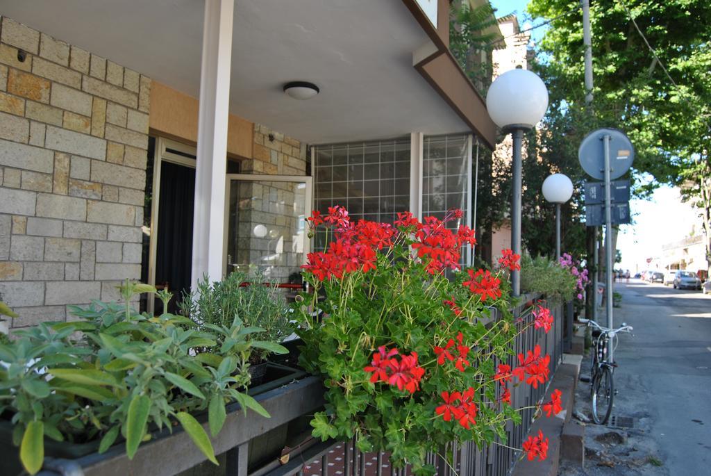 Le Aromatiche B&B Viserbella di Rimini Exterior foto