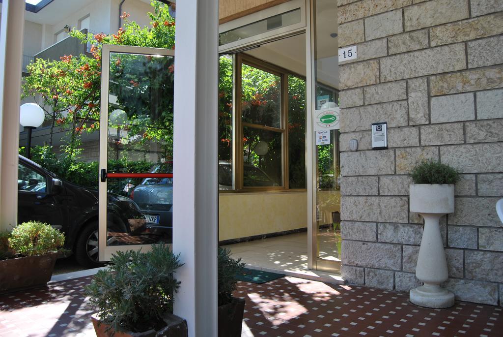 Le Aromatiche B&B Viserbella di Rimini Exterior foto